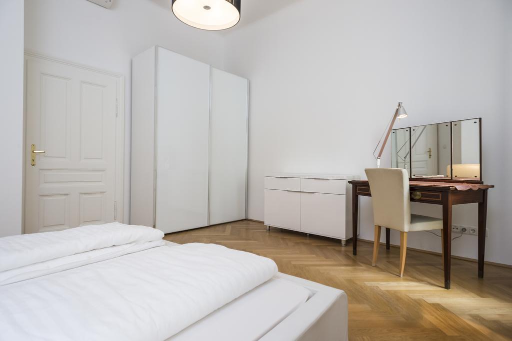 Executive Suites Margareten By Welcome2Wina Bagian luar foto